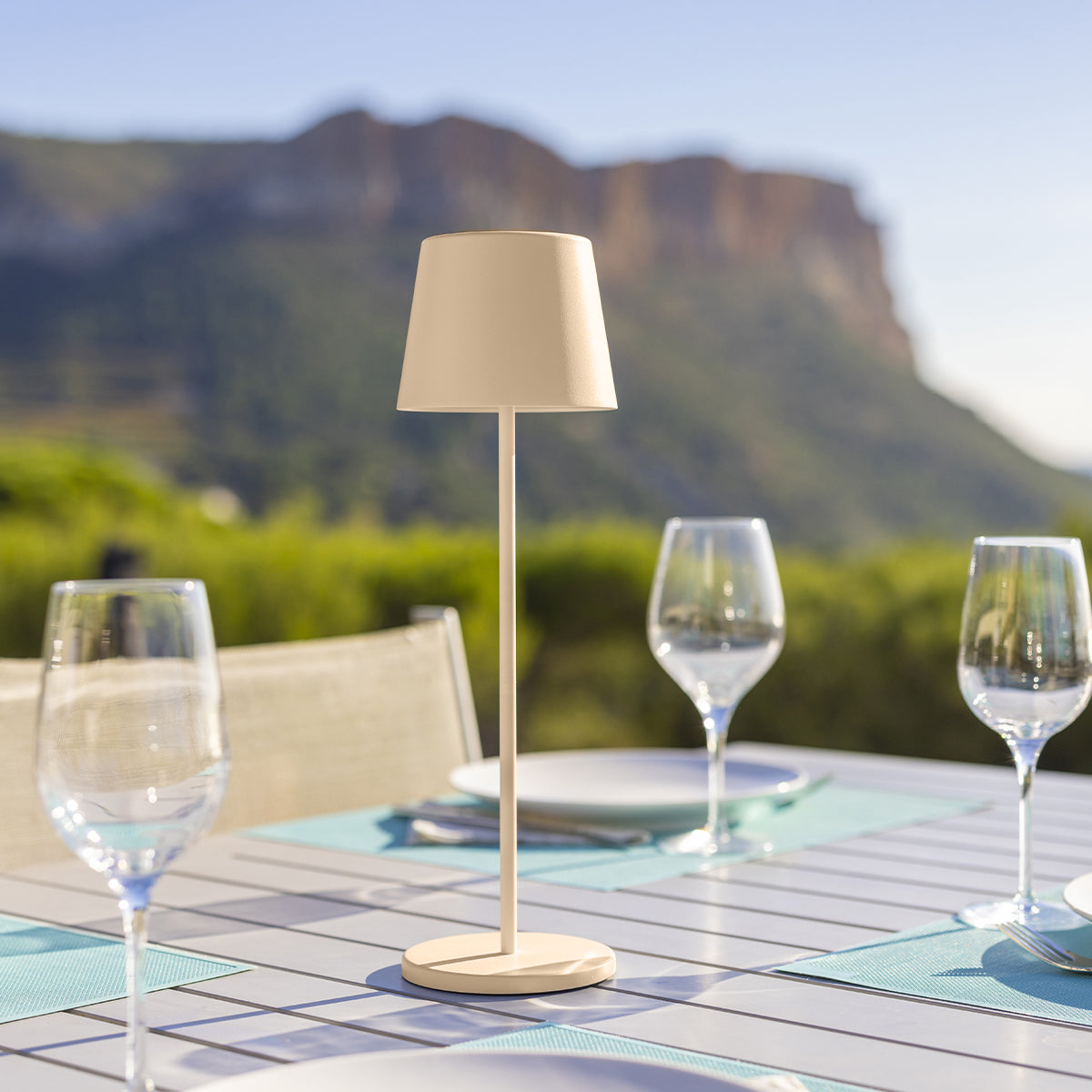 Lot de 6 lampes de table touch sans fil en aluminium KELLY SAND LED blanc dimmable H38 cm avec plateau de chargement