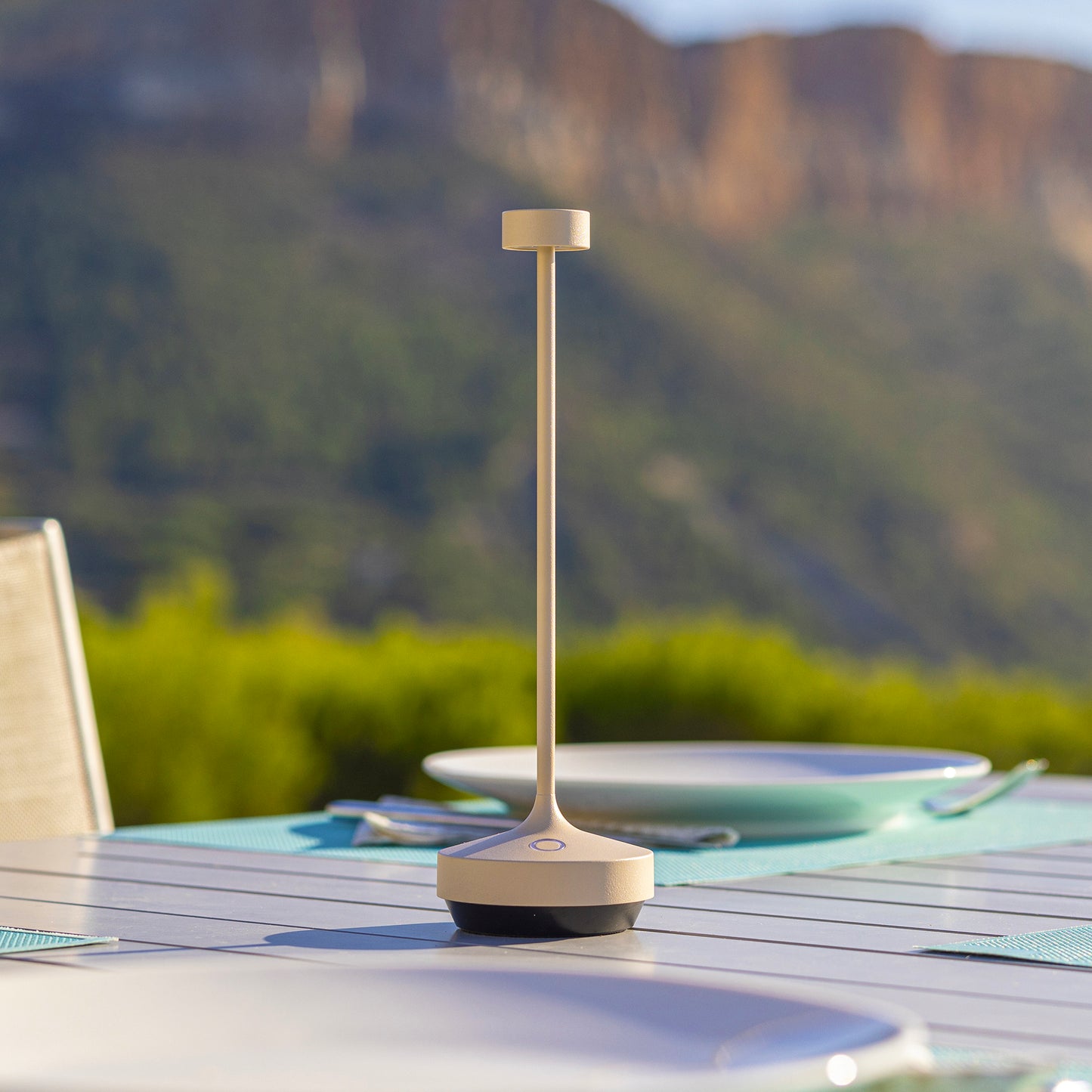 Lot de 6 Lampe de table sans fil LED blanc chaud dimmable RUBY CREAM H25cm Beige avec plateau de chargement
