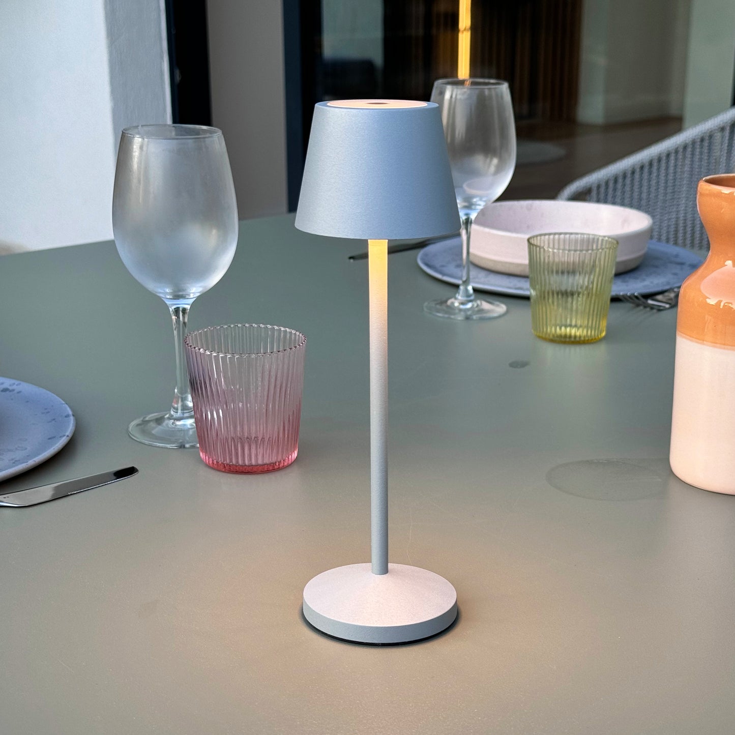 Lot de 9 lampes de table sans fil LED blanc chaud dimmable EMILY GREY H25cm avec plateau de chargement