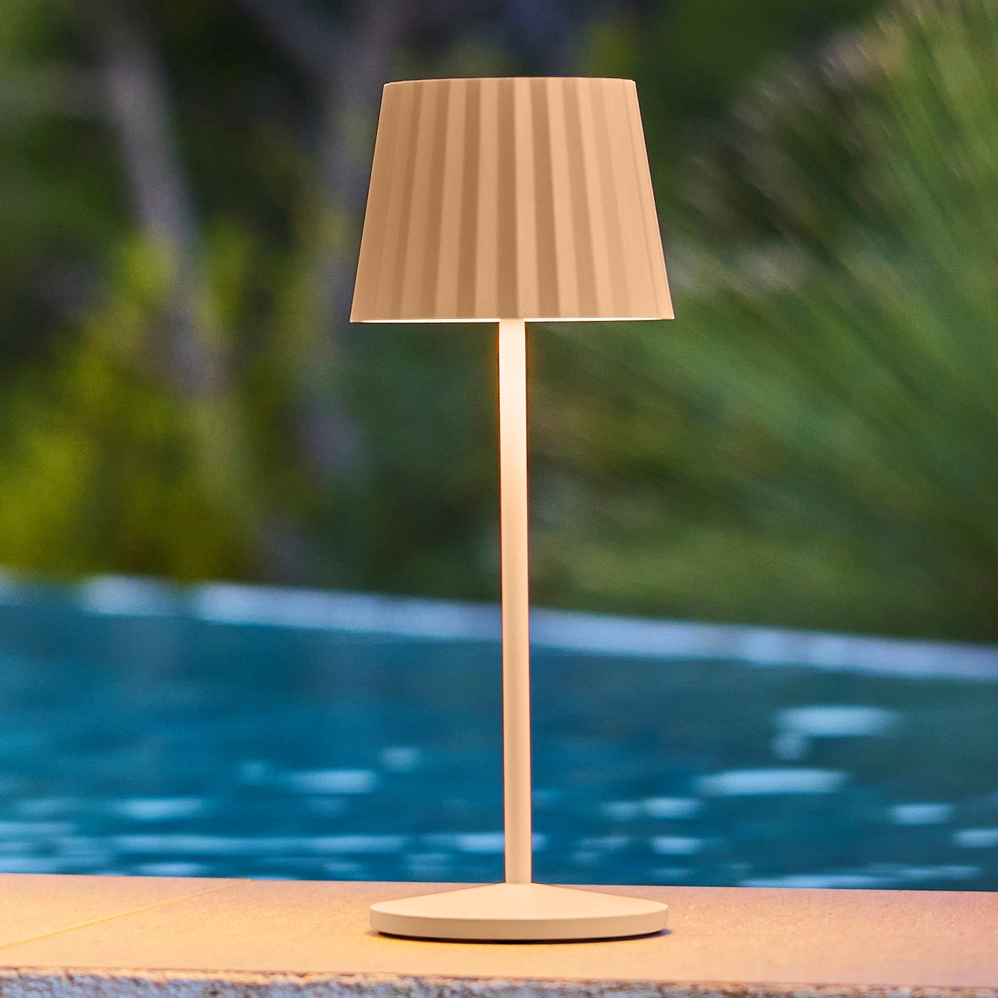 Lampe de table touch sans fil en aluminium beige LED ABBY CREAM blanc dimmable H29cm