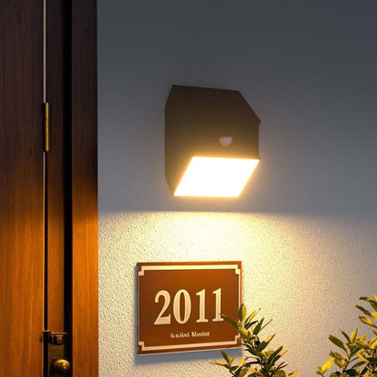 Lot de 2 appliques murales solaires formes personnalisables LED 2x LUMICUBE avec détecteur de mouvement H10cm