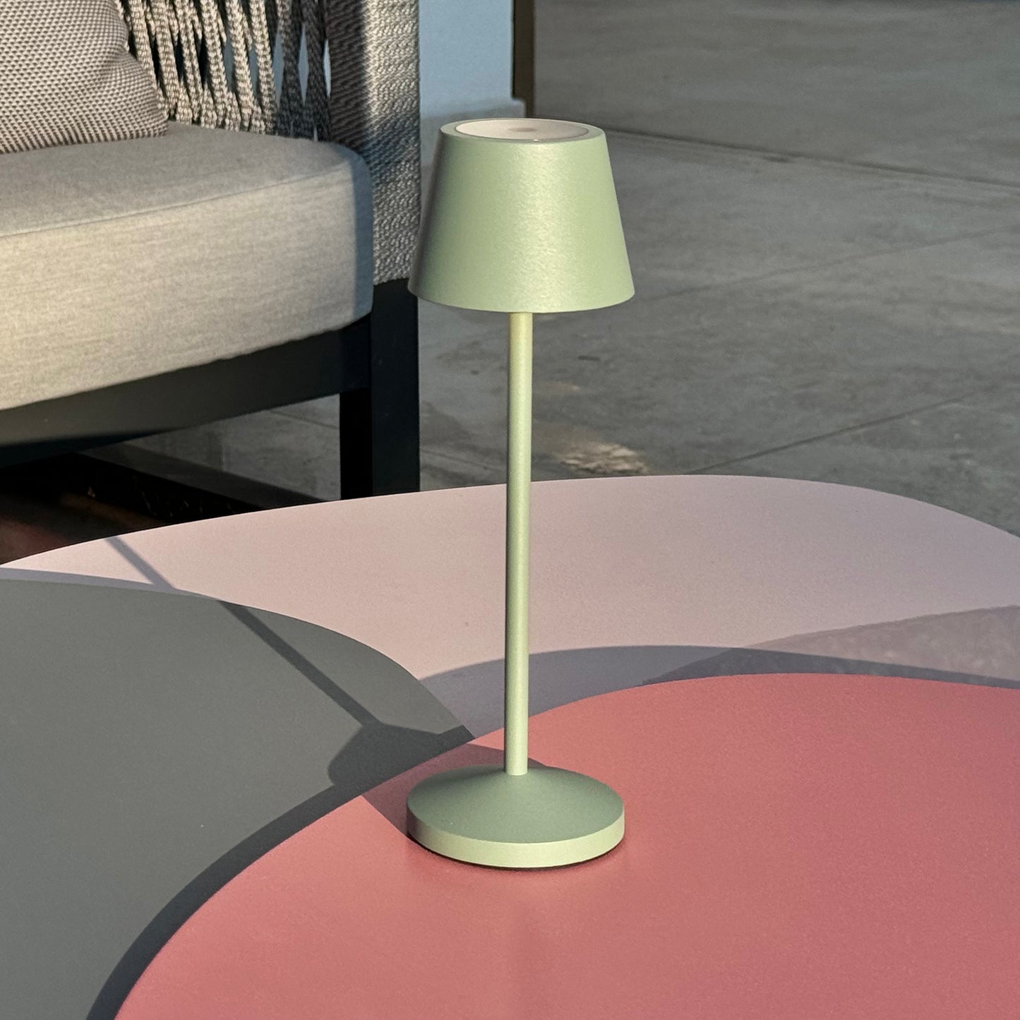 Lampe de table sans fil LED blanc chaud dimmable EMILY H25cm, Vert olive