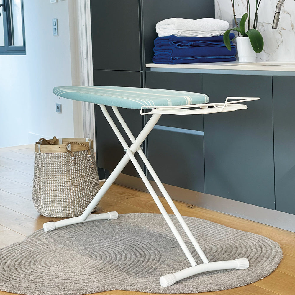 Table à repasser pliable BERMUDE en acier 124x40 H94cm avec repose fer et repose centrale vapeur