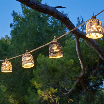 Lot de 2 guirlandes lumineuses solaires et sur secteur raccordables 20 abat-jour bois style bohème LED blanc chaud 2x LINA LIGHT HYBRID 13m