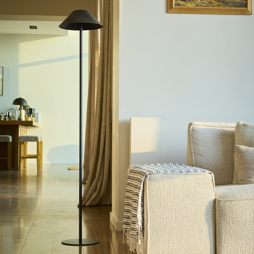 Lampadaire solaire en aluminium avec module LED solaire avec télécommande NERIO TALL H150cm