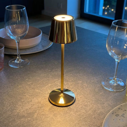 9 Lampe de table EMILY + Socle de charge