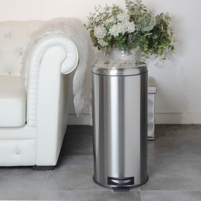 Poubelle de cuisine à pédale basique inox brossé 30L URBAN en acier avec seau couvercle bombé - REDDECO.com